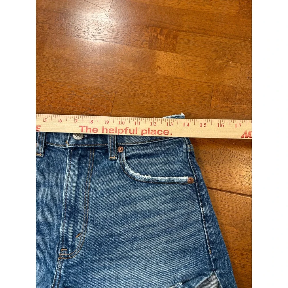 Abercrombie & Fitch The Mom Shorts Women 26/2 Blue High Rise Distressed Denim